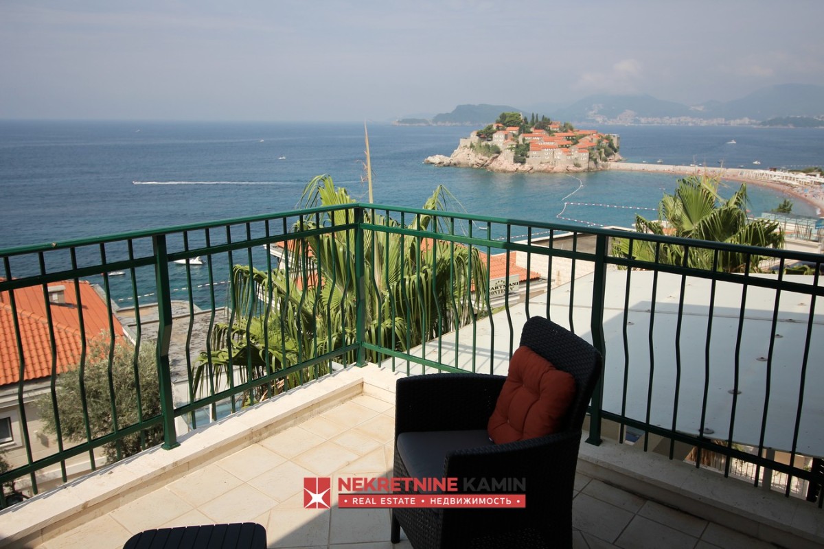 Furnished Three-Bedroom Duplex with Sea View, Sveti Stefan, Budva